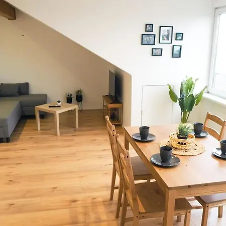 Zentral 89-12 Apartmán *